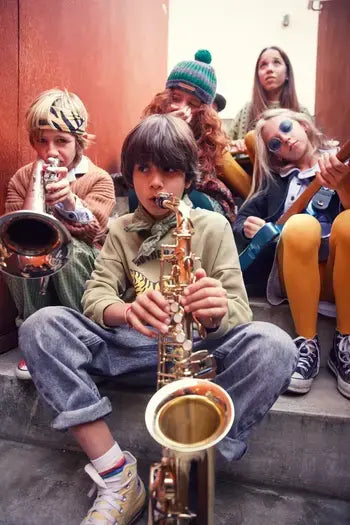 Niñas vestidas de petos de la cokeccion de verano de Piupiuchick