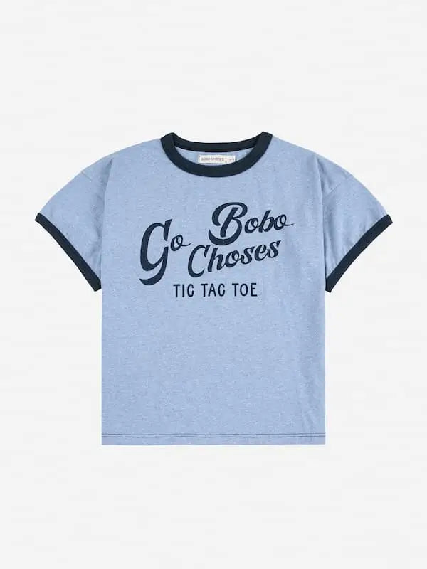 Camiseta azul claro con texto Go Bobo Choses para niñas y niños.