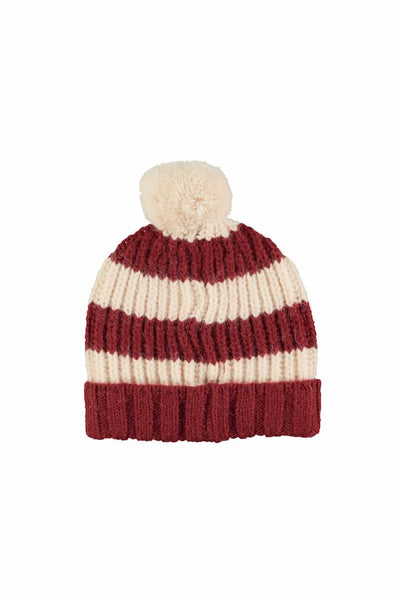 Gorro crudo con rayas de color burdeos y pompon crudo, vista detrás.