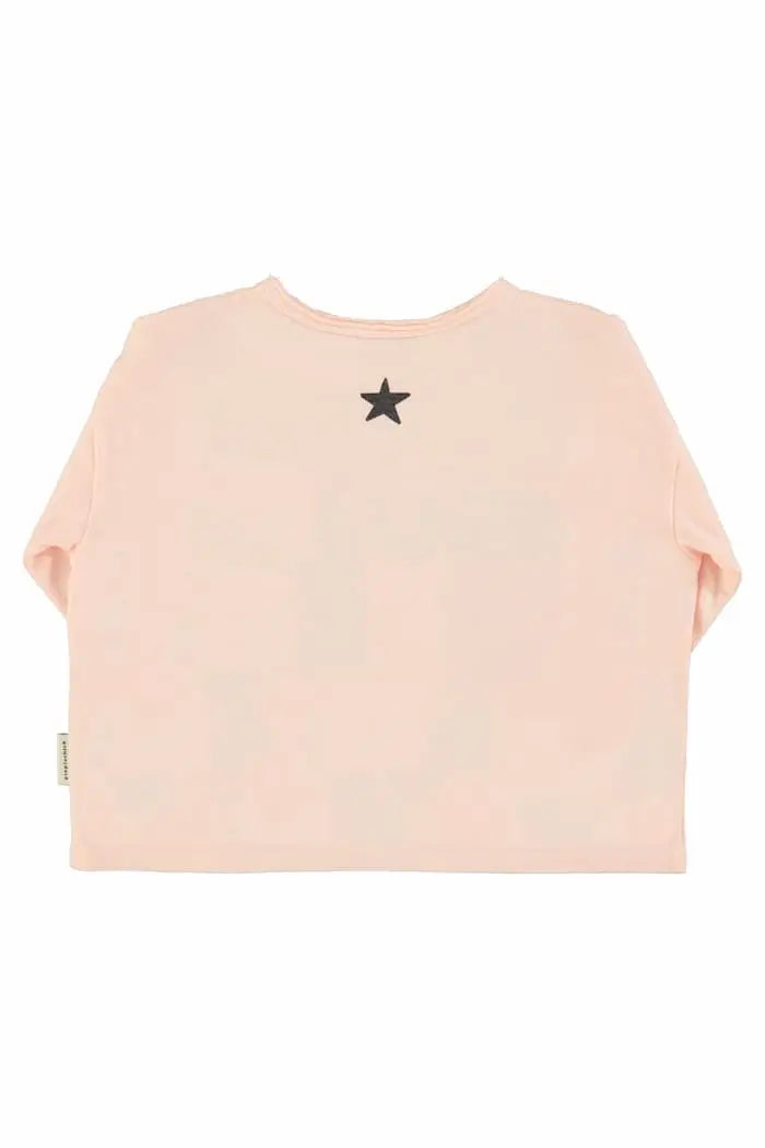 Vista trasera de camiseta rosa claro de manga larga de Piupuchick.