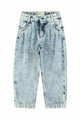 Vaqueros mom fit de color azul lavado para niñas de Piupiuchick.