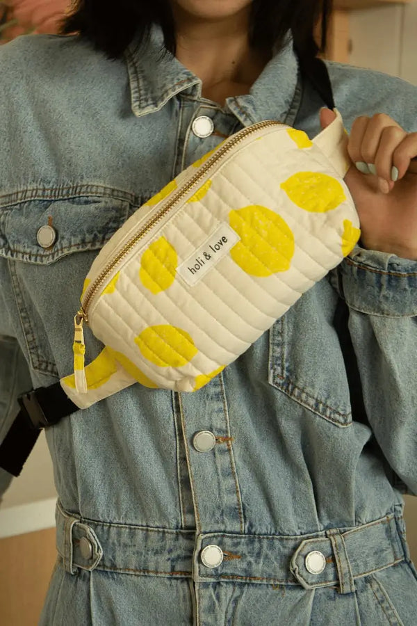 Riñonera blanca con estampado de limones de Holi & Love