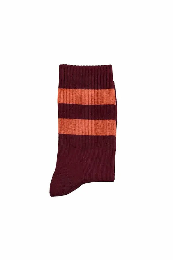 Calcetines burdeos de Piupiuchick vista de lado