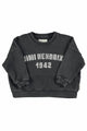 Sudadera de color negro lavado con texto "Jimi Hendrix 1942" en la parte delantera de Piupiuchick.