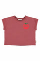 Camiseta burdeos de manga corta con pequeño dibujo de manzana en la parte izquierda, Piupiuchick.