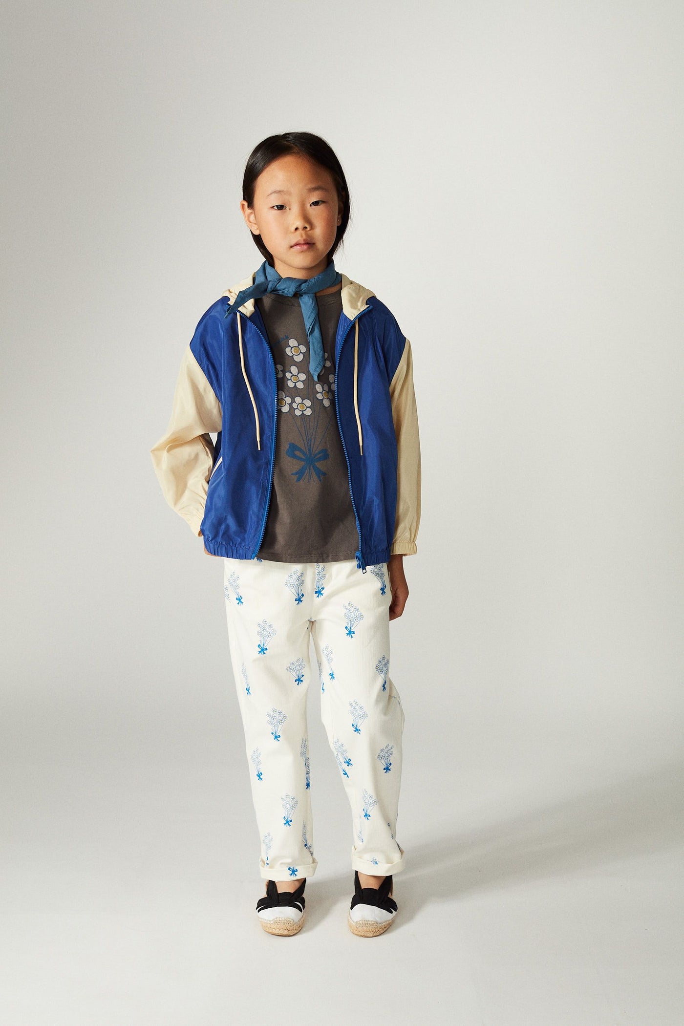 Chubasquero azul y amarillo Weekend House Kids