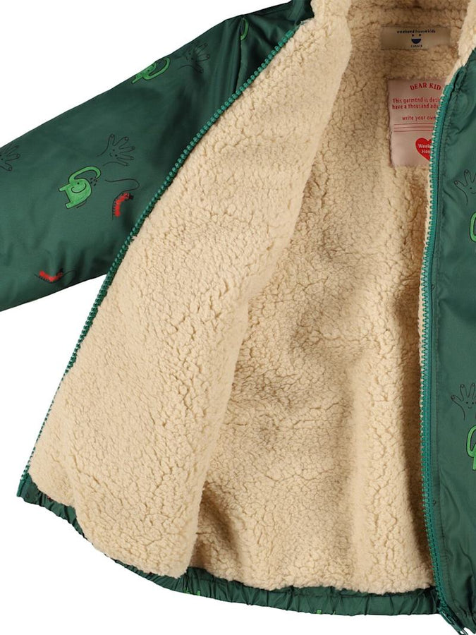 Vista de borrego del abrigo verde de Weekend House Kids.