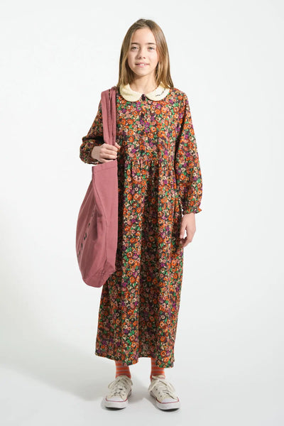 Niña con vestido largo de flores de Piupiuchick de colección otoño/invierno AW25.