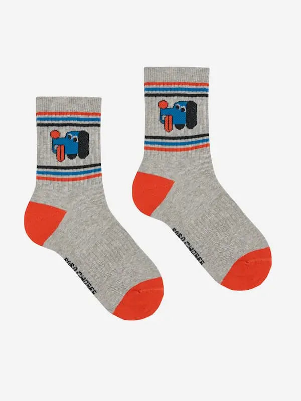 Calcetines cortos grises de Bobo Choses con dibujo de Doggy para niñas y niños.